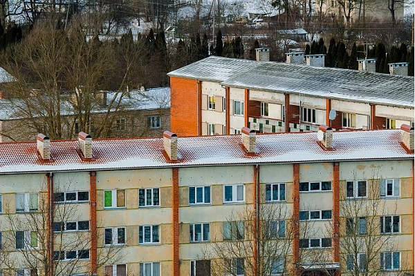 Betona dakstiņu jumts – labs risinājums daudzdzīvokļu mājām