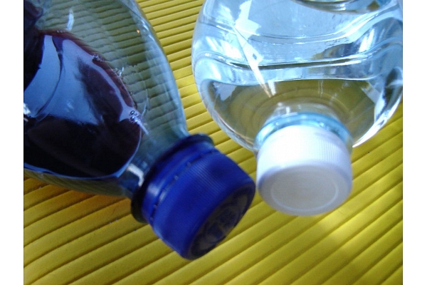 Kā izgatavot vāzi no plastmasas pudeles?