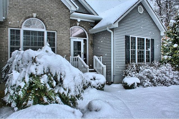 Kā pārdot māju ziemā
