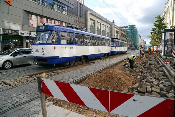 Saistībā ar kriminālprocesu par Barona ielas remonta iepirkumu neviens nav atstādināts