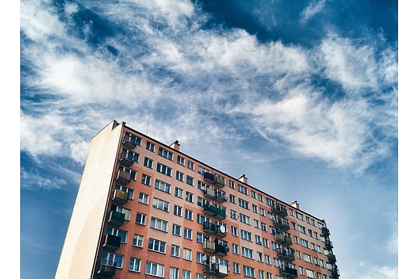Sērijveida dzīvokļu cenas Rīgā augušas par 6,6%