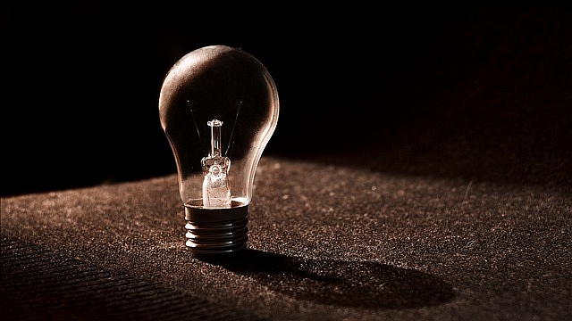 EM gatavo elektroenerģijas tarifu politikas efektivitātes izvērtējumu