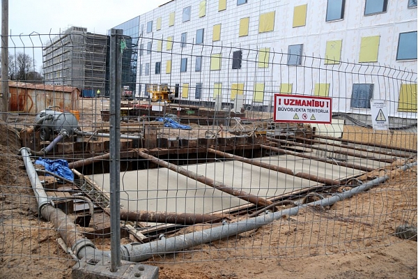 Saeimas komisija spriedīs par Stradiņa slimnīcas jaunā korpusa būvniecības progresu