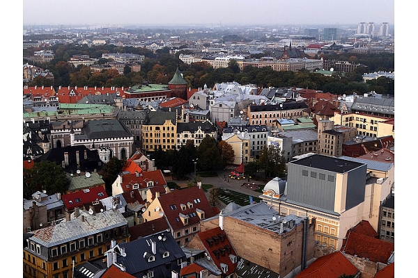 Rīgā no vidi degradējošo ēku saraksta izslēgtas 24 ēkas