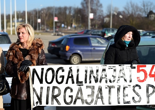 Aptauja: Vairums iedzīvotāju pārliecināti, ka Zolitūdes tiesas process tiek novilcināts