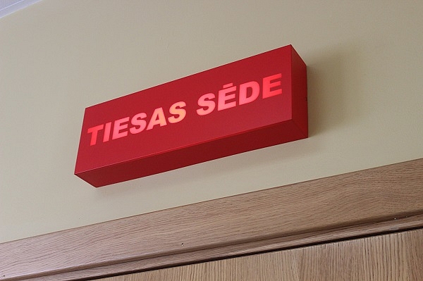 Tiesa turpinās skatīt VVD un 