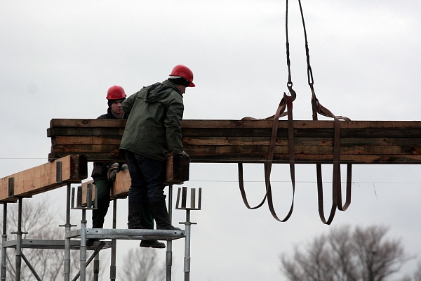 Būvniecības produkcijas apmēri pērn Latvijā samazinās par 17,8%