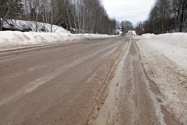 Ieviesti 70% no ikgadēji plānotajiem transporta masas ierobežojumiem uz grants ceļiem