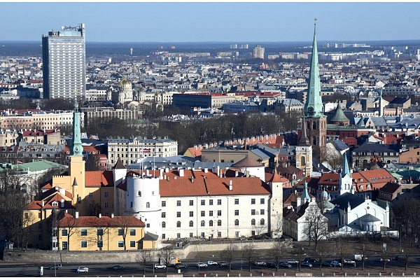 Deputāti konceptuāli atbalsta rosinājumu iesaldēt kadastrālās vērtības vēl uz diviem gadiem