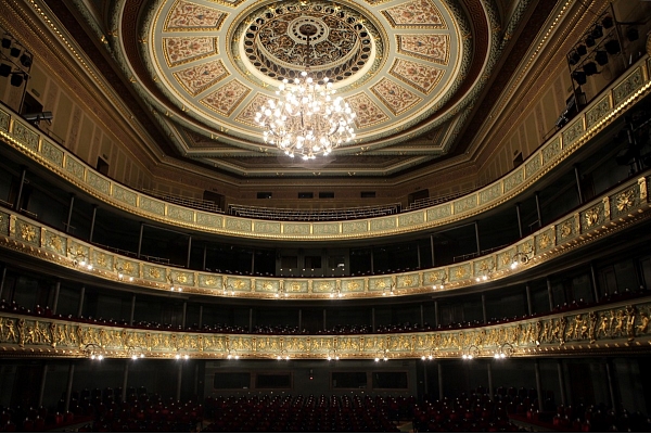 Latvijas Nacionālā opera un balets jauno sezonu atklās ar restaurētiem krēsliem