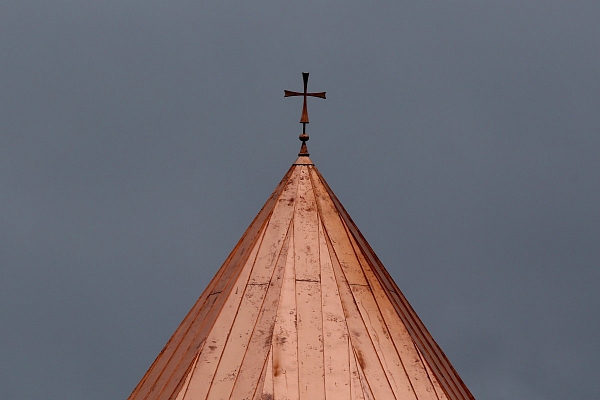 Par 38 000 eiro atjaunos Kaunatas baznīcas jumtu