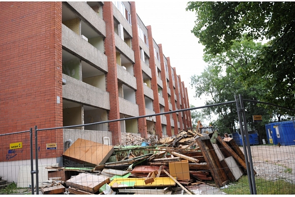 Olainē sākta teju 350 000 eiro vērta daudzdzīvokļu dzīvojamās mājas renovācija