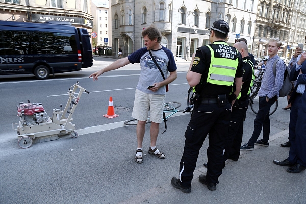 Noslēdzot remontdarbus, būvfirmai  "A.C.B." par kavēšanos jāatmaksā 64 700 eiro sods