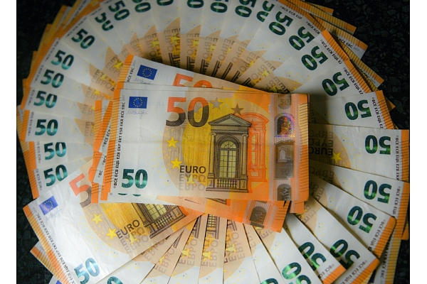 Vērtēs ieceri noteikt, ka visiem TUA saņēmējiem par atkārtotas atļaujas pieprasīšanu būs budžetā jāiemaksā 5000 eiro