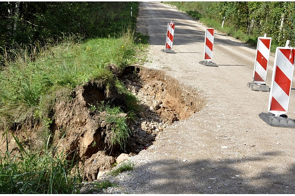 Lietavu un plūdu nodarītos postījumus Rugāju novada pašvaldības autoceļiem par 78 250 eiro novērsīs SIA "Liepas Z"