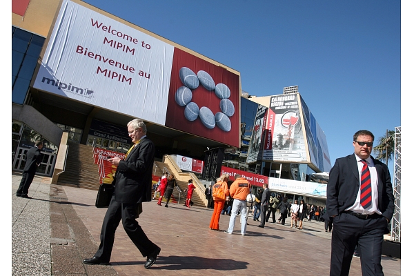 Baltijas valstu nekustamo īpašumu tirgus prezentācija izstādē MIPIM 2009