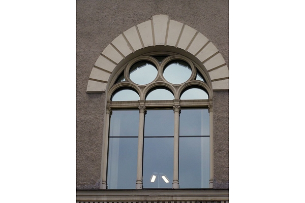 Vēsturiskās un mūsdienīgās logu formas