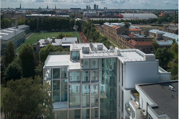 Rīgas vēsturiskā centra pilsētvidi papildina jauna dzīvojamā ēka “Renaissance”