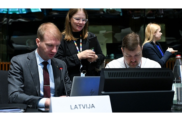 Klimata un enerģētikas ministrs aizvada intensīvas sarunas enerģētikas ministru padomē Luksemburgā 