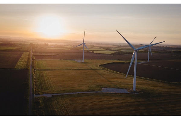 Eiropas Komisija nosaka izmaiņas likumdošanā, kas radīs labvēlīgāku vidi atjaunojamās enerģijas izmantošanai