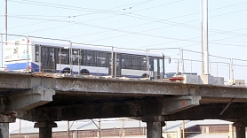 Eksperts: Slēdzot Deglava tiltu, vispirms jāsāk ar sabiedriskā transporta organizēšanu