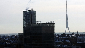 Valsts simtgadē Zaķusalas TV tornī pacels visu laiku lielāko Latvijas karogu