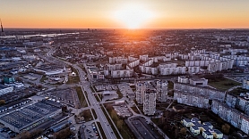 Apskats: Rīgas centrā vislielākais piedāvājums pirmajā pusgadā ir neremontētiem divu līdz trīs istabu dzīvokļiem


