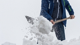 Februārī Rīgā uzsākti vairāk nekā 300 administratīvā pārkāpuma procesi saistībā ar nenotīrītu sniegu