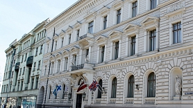 Izsola viesnīcu "Europa Royale Rīga" bijušajā Benjamiņa namā