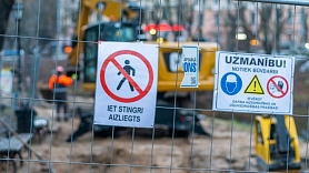 Pašvaldība aicina iedzīvotājus pamest bīstamu ēku Rīgā Ventspils ielā 25