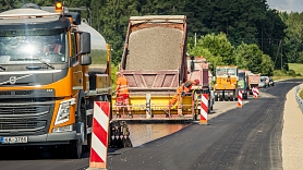 54 valsts autoceļu posmos notiek remontdarbi