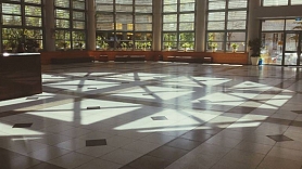 Grīdu tīrības nozīme sabiedriskās vietās: kāpēc tas ir svarīgi?