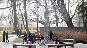 Liepājā vēsturiskajā izskatā atjaunots akmens dārzs Jūrmalas parkā