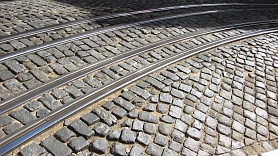 Apvienība "Lielo kapu draugi" aicina apturēt Skanstes tramvaja līnijas būvniecību