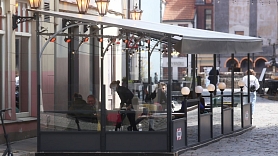 Aicina uzņēmējus izvēlēties tipveida risinājumus parkletiem un āra kafejnīcām