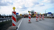 Remontdarbu laikā uz vairākiem autoceļiem Latvijas reģionos noteikti satiksmes ierobežojumi