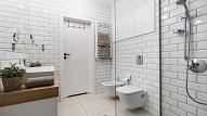 Iebūvējamā santehnika stilīgam vannas istabas interjeram: Plusi un mīnusi

