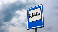 Izdemolētas 15 autobusu pieturvietas pie valsts autoceļiem