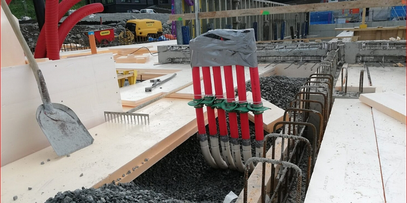 Power cable tracks for new constructions