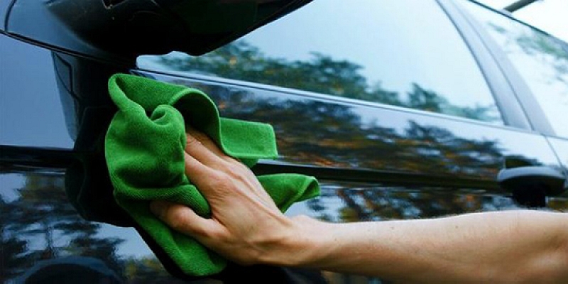 Car washing by hands