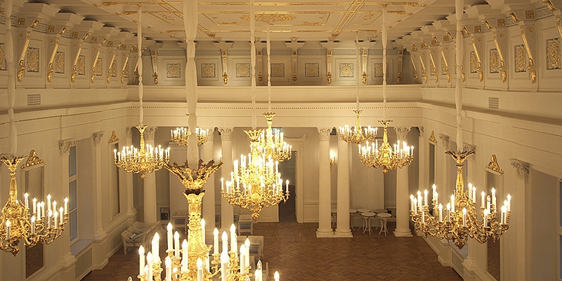 Restoration. Chandeliers of the Presidential Palace after restoration