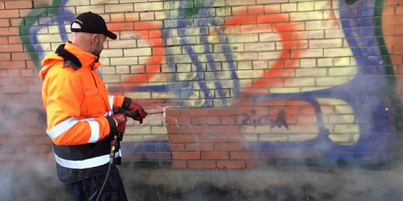 Graffiti cleaning and protection