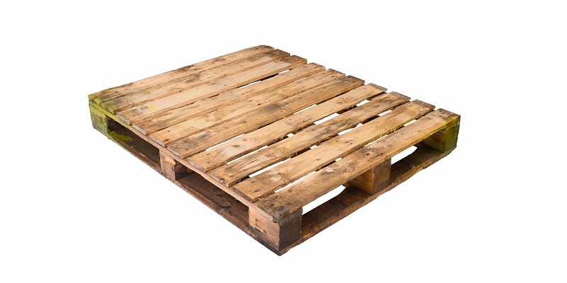 We repair wooden pallets