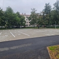 Асфальтированная парковка с разметкой