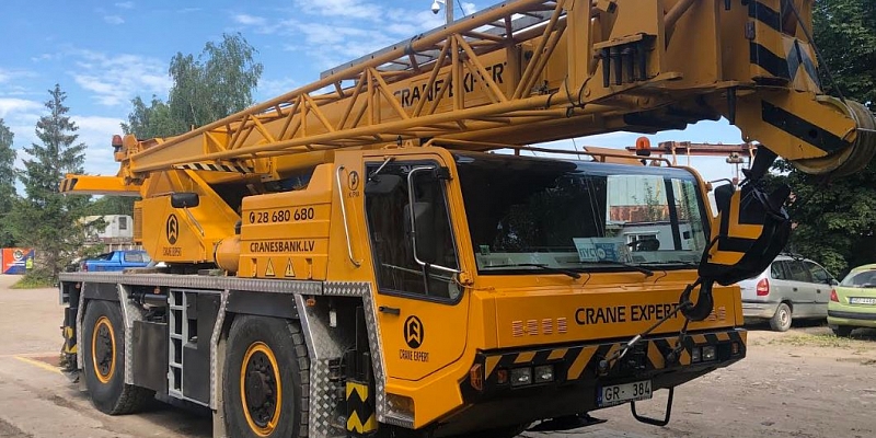 Maintenance and repair of mobile cranes and hydraulic manipulators