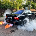 Мощный спортивный автомобиль JJ Motors, движение и адреналин