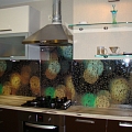 Кухонная стеклянная панель с фотопленкой "Пузыри"