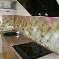 Кухонная стеклянная панель с фотопленкой "Луговые цветы"