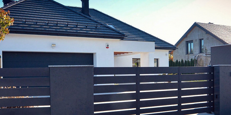 Privātmāju un industriālo objektu žogu montāža