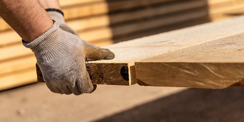Production of wooden packaging materials